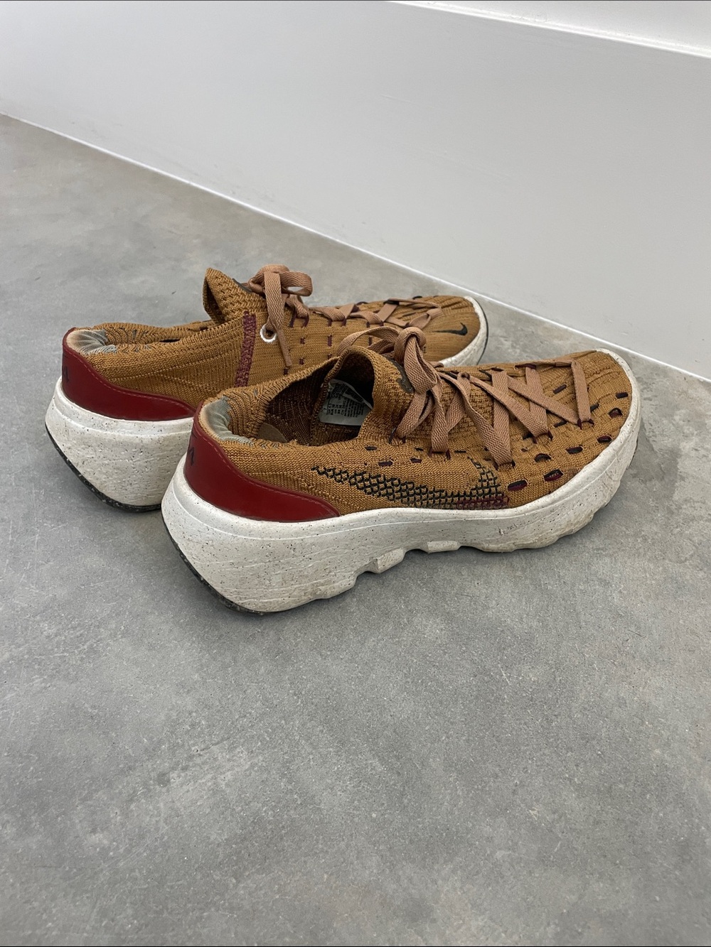 Nike Space Hippie 04 Wheat/ Black-Dark Beetroot DA2725-701 - Picture 3 of 9